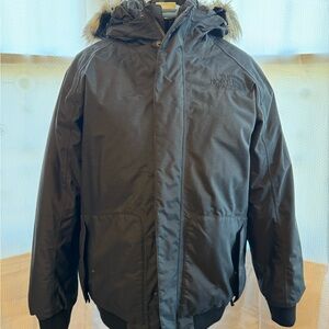 The North Face Black Hooded Parka. Men’s Large